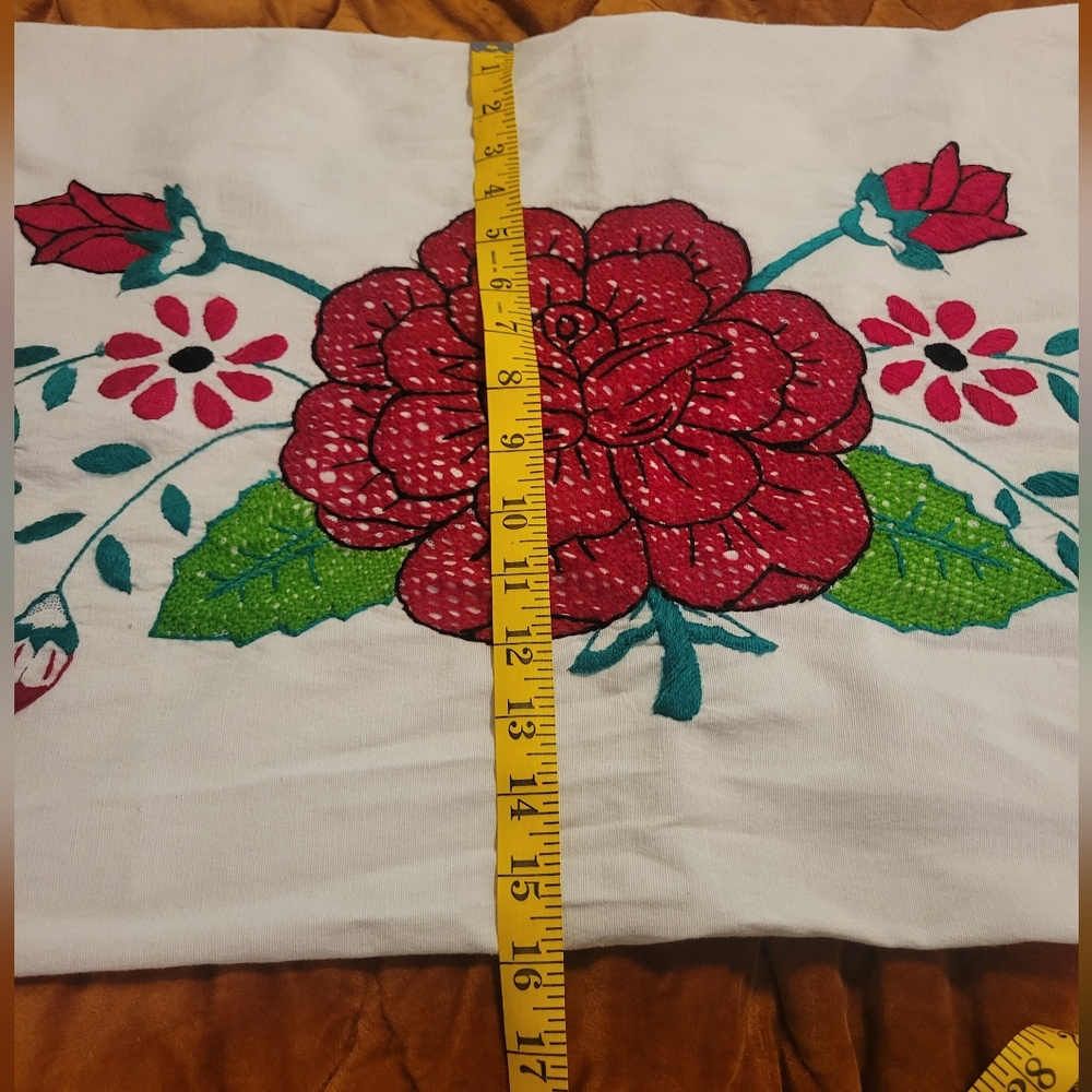 Beautiful Rose Embroidered Pillowcase - Picture 5 of 5